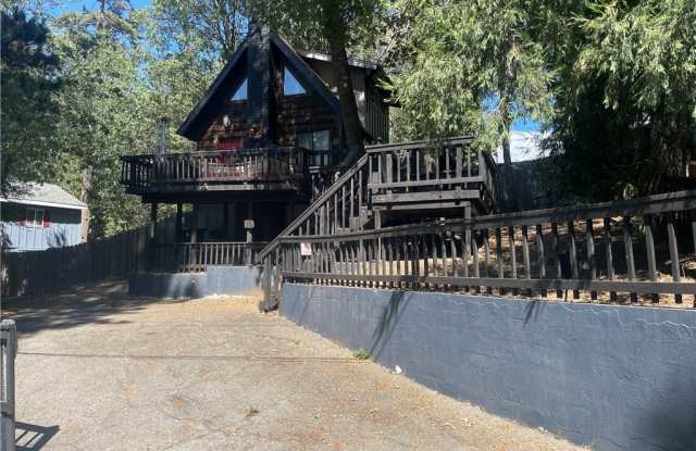 467 Boothe Lane - 467 Boothe Lane, Crestline, CA 92325