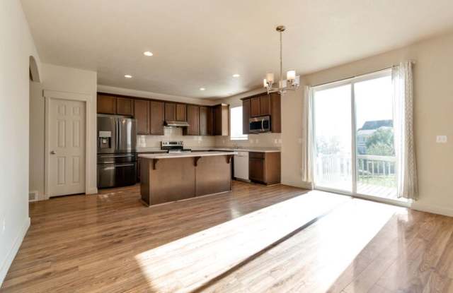4061 Heatherfield Lane North Gallery 3