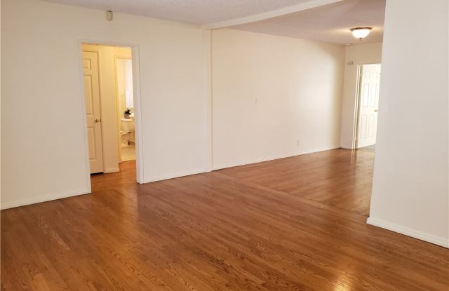 16700 Magnolia Boulevard Gallery 4