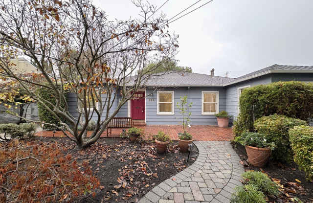 Beautifully Updated 4BD/2BA Single-Family Home in Palo Alto - 955 North California Avenue, Palo Alto, CA 94303