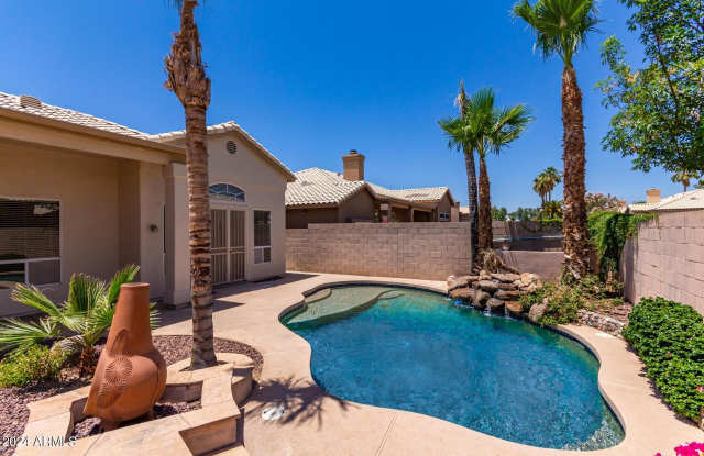 8924 E Captain Dreyfus Avenue photos photos