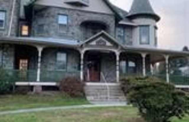 192 N LANSDOWNE AVENUE photos photos