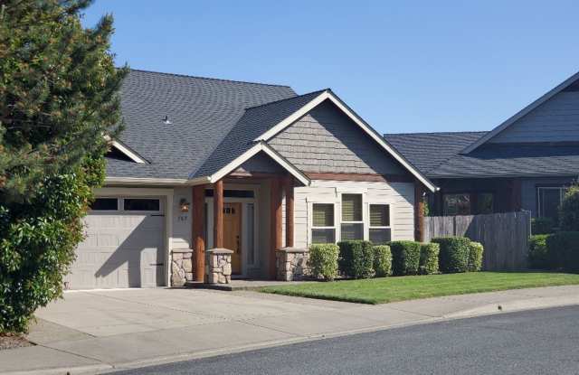 3 bed 2 bath Single Family Home for NW Rent in Grants Pass Gallery 3