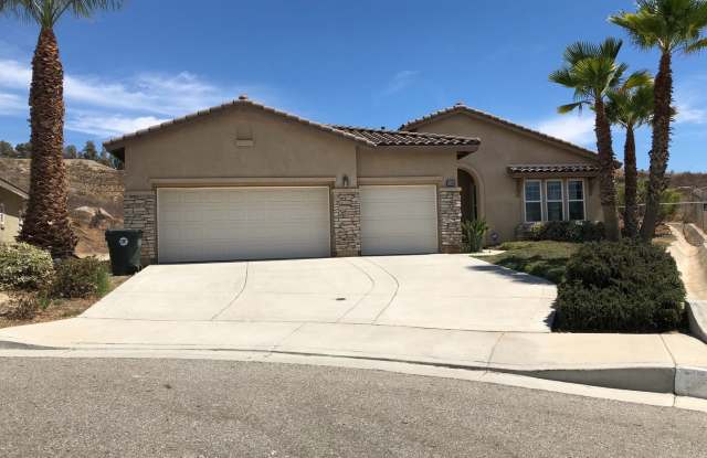 5568 Indian Palm Dr. - 5568 Indian Trail, San Bernardino County, CA 92277