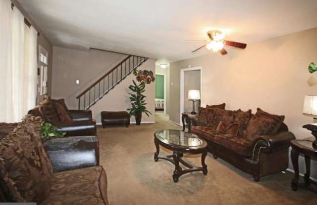 13204 YORKTOWN DRIVE Gallery 4