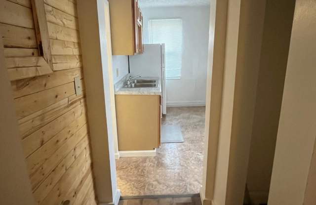 204 1/2 3rd Avenue Southwest apt B - 1 Gallery 2