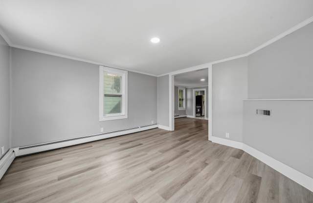 25 Knapp Avenue Gallery 4