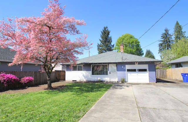 Delightful, Well-Maintained and Freshly Updated 3 bed, 1.5 bath Linwood Ranch Home - 5536 Southeast Harlow Street, Milwaukie, OR 97222