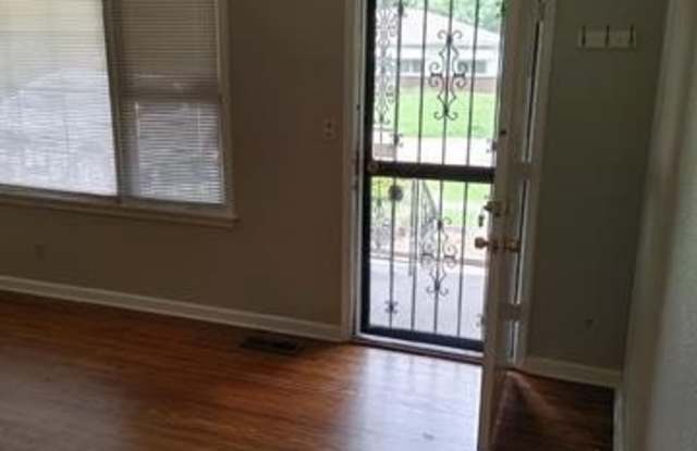5250 S St Louis Avenue Gallery 3