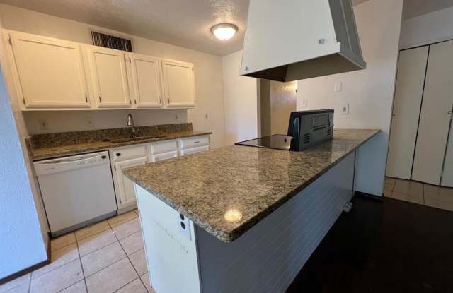 5657 Phelps Street Gallery 4