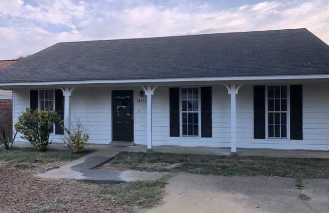 ****JUST REDUCED*****3424 Laurelwood Dr Horn Lake, MS - 3424 Laurelwood Drive, Horn Lake, MS 38637