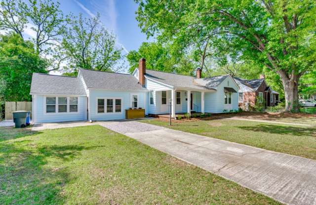 PRE-LEASING FOR SCHOOL YEAR 2027-2028 Spacious and homey home in the heart of Rosewood Gallery 4