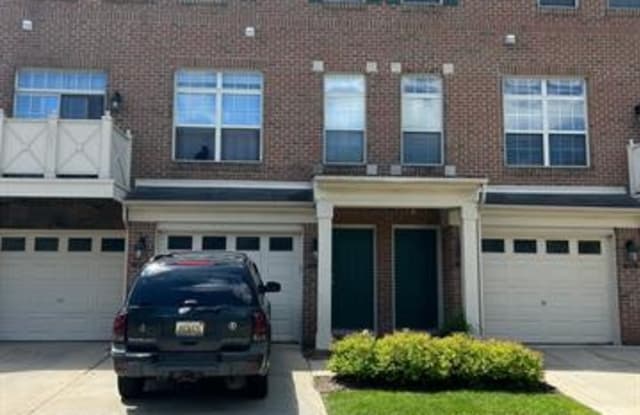 39760 ROCKCREST Circle - 39760 Rockcrest Circle, Wayne County, MI 48168