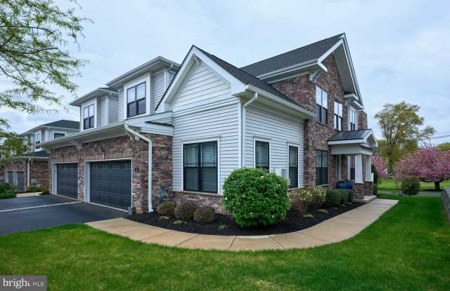 14 DOGLEG LANE photos photos