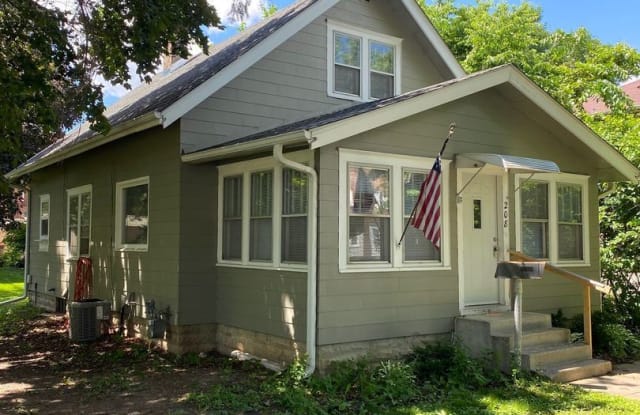 208 2nd Avenue South - 208 2nd Avenue South, South St. Paul, MN 55075