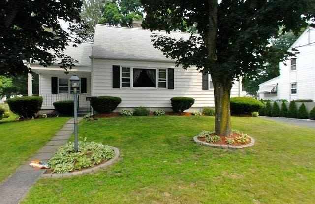 3870 Old Town Road Gallery 1