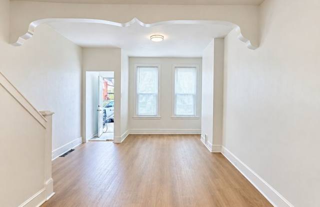 Three Bedrooms, Everyday Convenience & Pet-Friendly Living on Emerald Street Gallery 4