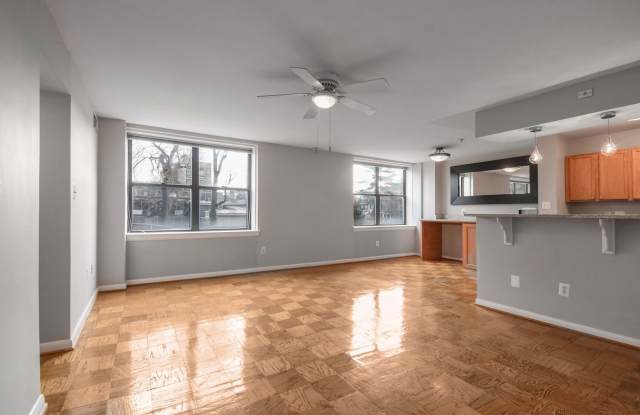 Available Now! 1 bed/ 1 bath in a light-filled condo in concierge building! photos photos