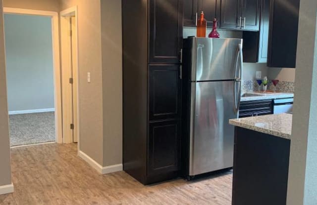 Driftwood Apartments Gallery 3