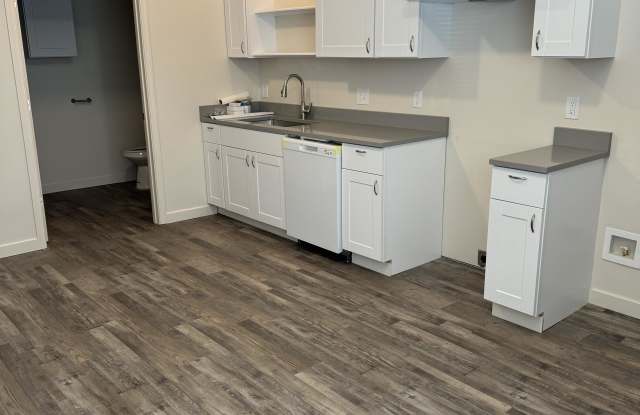 309 East Grove Avenue - a Gallery 2