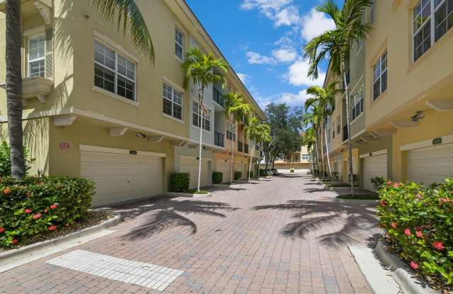 2700 Ravella Way - 2700 Ravella Way, Palm Beach Gardens, FL 33410