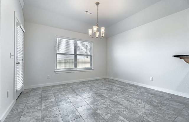 219 S Geranium Lane Gallery 4