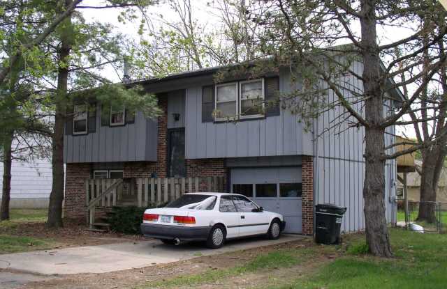 2201 Melholland Road - 2201 Melholland Road, Lawrence, KS 66047