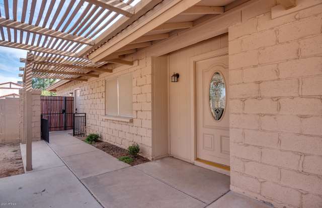 2702 W ESTRELLA Drive Gallery 4