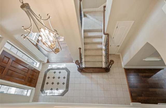 60 Emerald Pond Drive Gallery 3