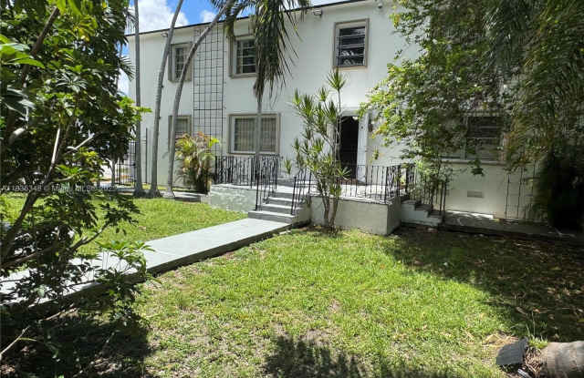 1421 SW 37th Ave photos photos
