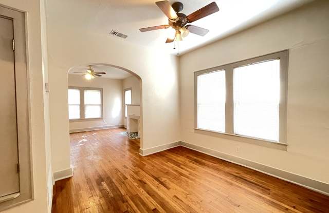 713 E Elmira St photos photos 713 E Elmira St photos photos