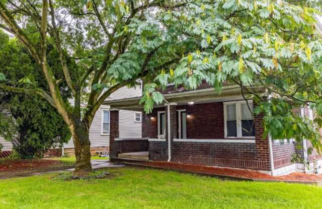 729 Mclance - Large 6 Bedroom Home Gallery 4