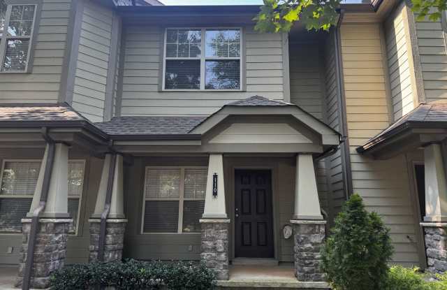 Luxury across the street from MTSU! Gallery 1