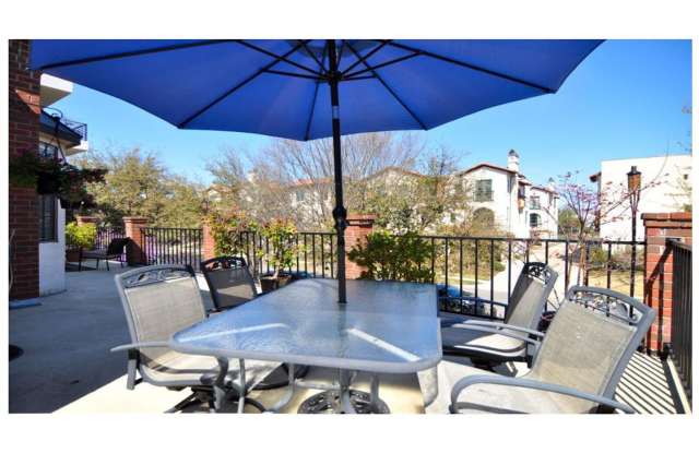 Fabulous two bedroom two bath condo located in the heart of Oak Lawn - 4405 Bowser Avenue, Dallas, TX 75219