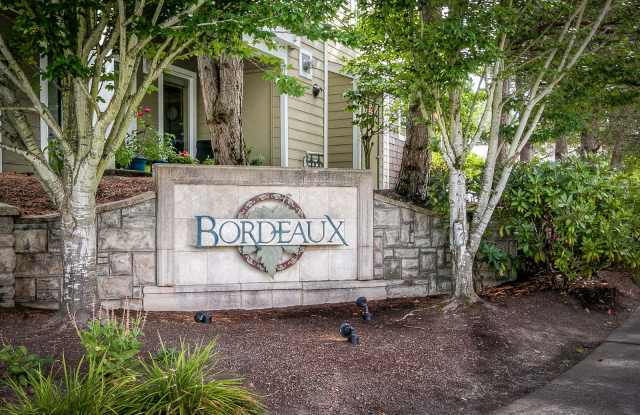 Beautiful 3 Bedroom Bordeaux Condo with 2 Garages photos photos