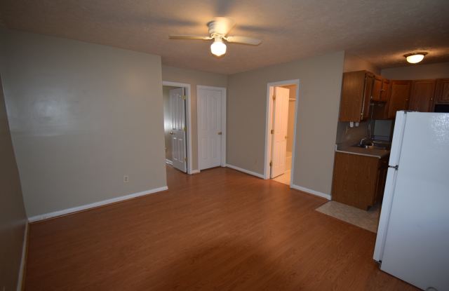 Great 2 Bedroom Apartment Near Campus! photos photos
