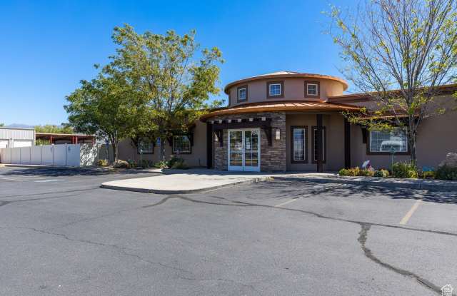 754 N REDWOOD photos photos