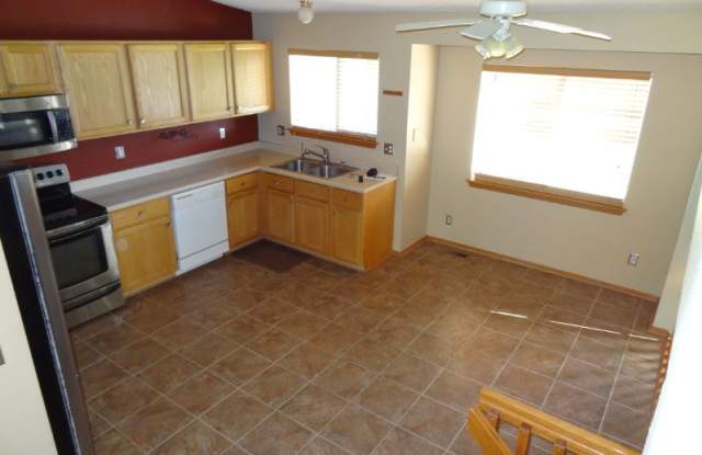 21640 E Crestline Ln Gallery 3