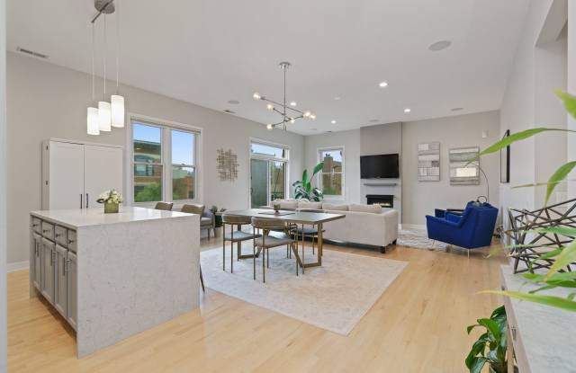 1222 N Wolcott Avenue Gallery 2