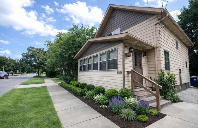 Spacious 3-Bed Single-Family Home in Quiet Kenmore Neighborhood photos photos