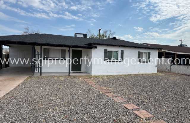 1644 E 1st St photos photos