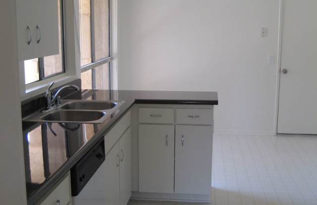 16306 Village 16 Gallery 4