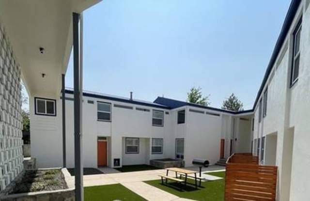 Cherry Lane Commons - 2435 Cherry Lane, Boise, ID 83705