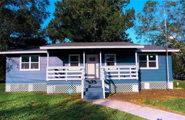 1226 PINE STREET - 1226 Pine Street, Taft, FL 32824