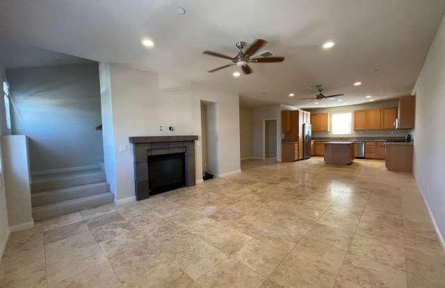 Gorgeous Tri-Level Home in El Cajon! 3 Bedroom 3.5 Bathroom in El Cajon! Gallery 2