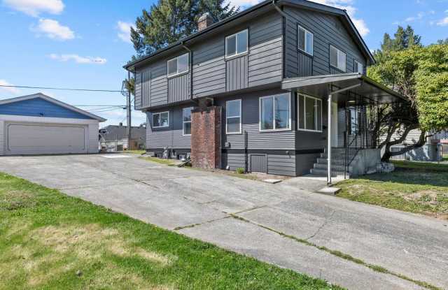 Remodeled 5BR Vintage Gem in Prime West Seattle photos photos