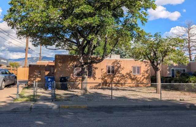 Charming 3BR 1BATH House in Albuquerque Gallery 1