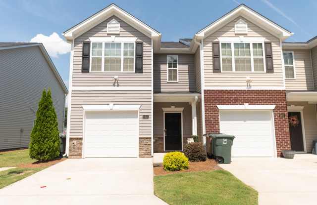 Like-new 3 bedroom 2.5 bathroom townhome in Reedy Fork & Settlers Landing  North of Greensboro with a 1 car garage. Gallery 1