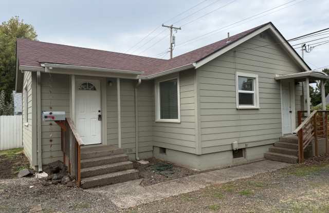 Updated 2-bedroom 1 bath house in Springfield!  $500.00 MOVE-IN SPECIAL Gallery 4