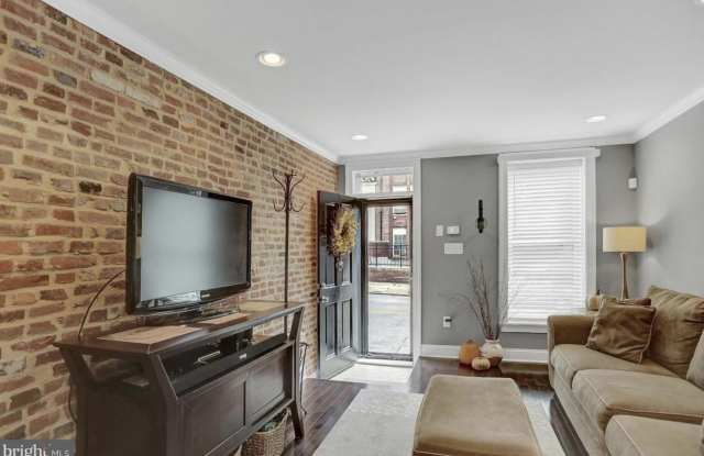 824 South Highland Avenue Gallery 2
